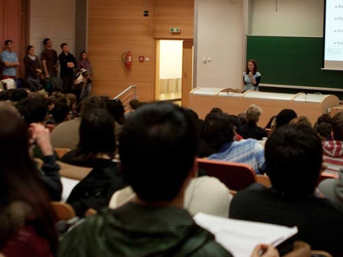 Những công việc lương cao mà không bị áp lực - 9