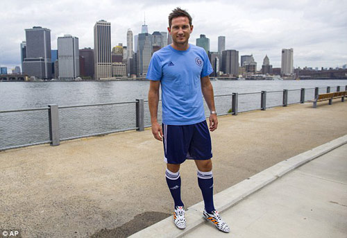 Lampard bất ngờ trở lại Anh, khoác áo Man City - 1