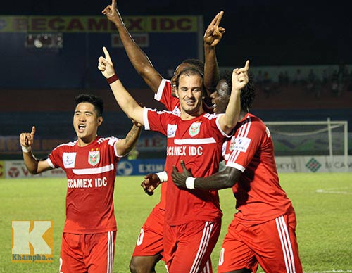 Vòng 23 V-League: Dấu hỏi cho "anh em" nhà HN.T&T - 2