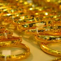 Tài chính - Bất động sản - Vàng ngoại “đủng đỉnh” nhìn vàng nội giảm