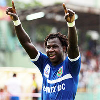 Bóng đá - V-League: Bầu Hiển chơi đẹp, Bình Dương "quá dễ thương"