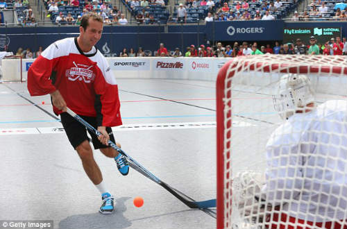 Federer luyện hockey để chinh phục Rogers Cup - 4