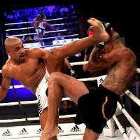 Thể thao - Cú đá knock-out thần sầu hạ gục đối phương