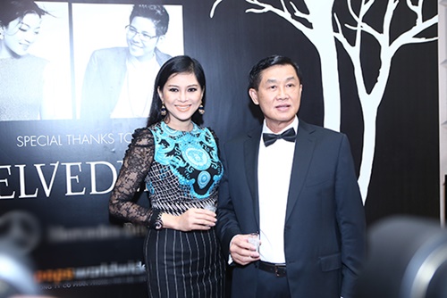 Cả nhà chồng Hà Tăng cùng dự sự kiện - 4