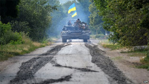 Hơn 300 binh sĩ Ukraine vượt biên sang Nga - 1