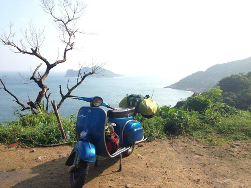 Cô nàng nhỏ nhắn đam mê phượt bằng xe cổ - 7