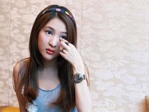 Gương mặt dao kéo hỏng của "hot girl bán dâm" - 10