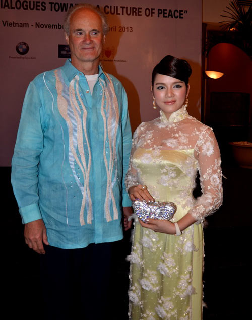 2 người đẹp có mối quan hệ “khủng” trong showbiz Việt - 9