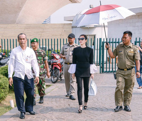 2 người đẹp có mối quan hệ “khủng” trong showbiz Việt - 11