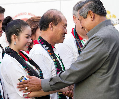 2 người đẹp có mối quan hệ “khủng” trong showbiz Việt - 13