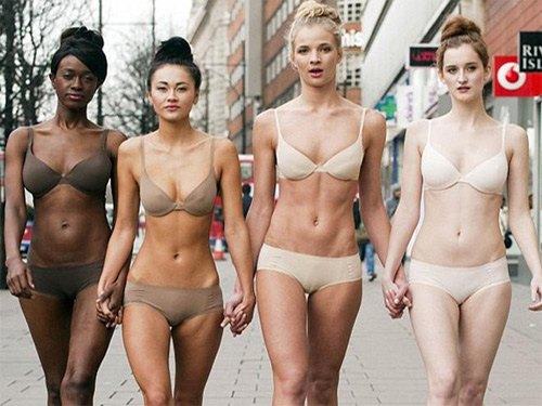 Hàng ngàn người khoe cơ thể ngày Quốc tế Đồ lót! - 17