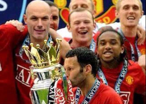 Howard Webb giải nghệ, MU chẳng cần tiếc nuối - 6