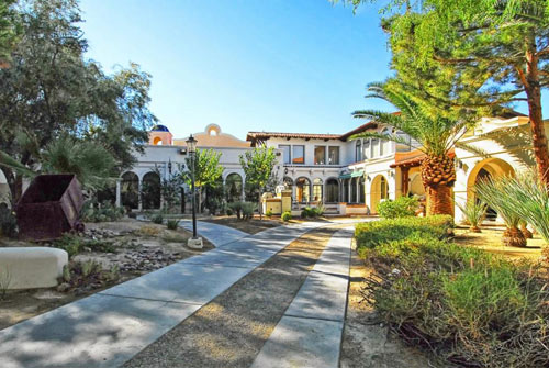 Thăm khu biệt thự rao giá 19,5 triệu đô của Michael Jackson - 4