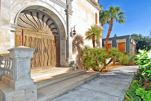 Thăm khu biệt thự rao giá 19,5 triệu đô của Michael Jackson - 3