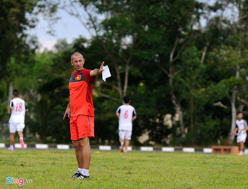 U19 Việt Nam tập bứt tốc như thần tượng Ronaldo ở Brunei - 1