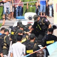 Tin tức trong ngày - Ảnh: 8 giờ nghẹt thở đấu trí với kẻ khống chế con tin