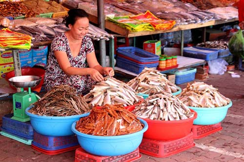 Chợ cá khô 30.000 đồng/kg ở biển Bà Rịa - Vũng Tàu - 6