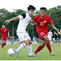 Bóng đá - Ảnh: U19 Việt Nam áp đảo "đàn anh" U21 Singapore