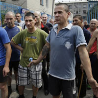 Ukraine: Nhà tù trúng đạn pháo, 106 tù nhân tẩu thoát