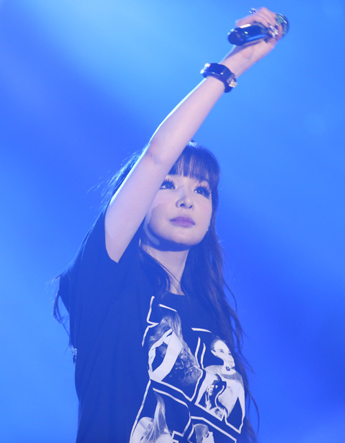 2NE1 khiến fan Việt bấn loạn - 4