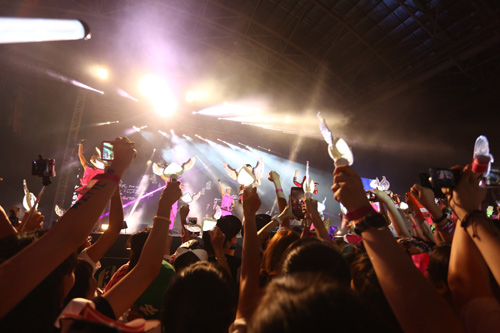 2NE1 khiến fan Việt bấn loạn - 13