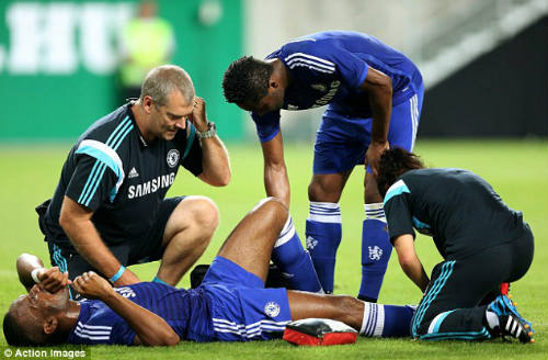 Fabregas-Ramires lập siêu phẩm, Drogba chấn thương - 2
