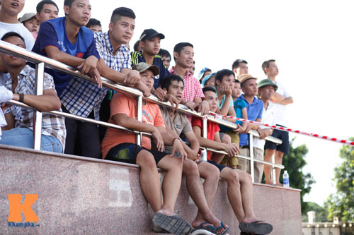 Xem "bóng đá phủi" đã hơn xem V-League - 2