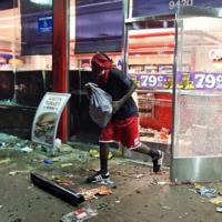 Tin tức trong ngày - Mỹ: Bạo loạn kinh hoàng vì cảnh sát bắn chết người