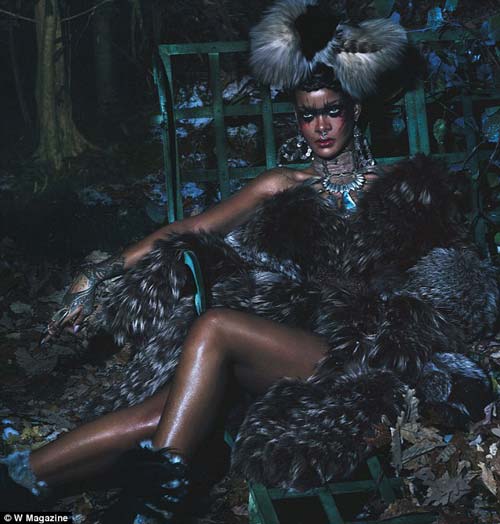 Rihanna cuốn hút với vẻ đẹp hoang dại - 2