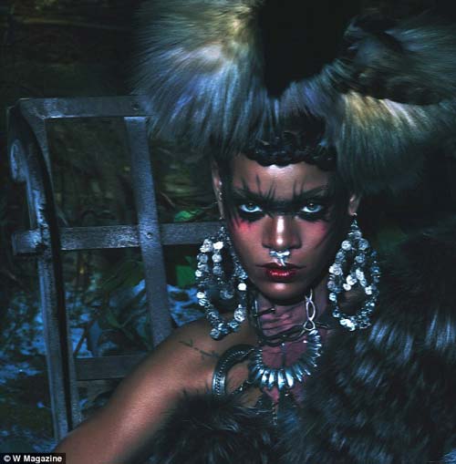 Rihanna cuốn hút với vẻ đẹp hoang dại - 3