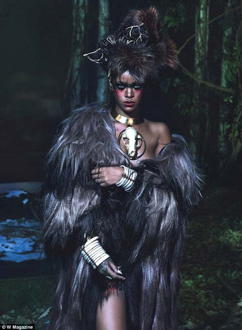 Rihanna cuốn hút với vẻ đẹp hoang dại - 4