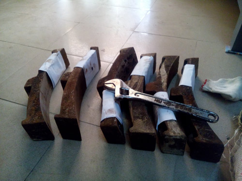 Bắt 2 đối tượng cắt trộm hàng loạt má phanh tàu hàng - 1