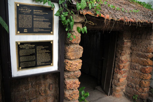 Diễn hài "tục tĩu" trước bàn thờ: Chủ nhà lên tiếng - 5