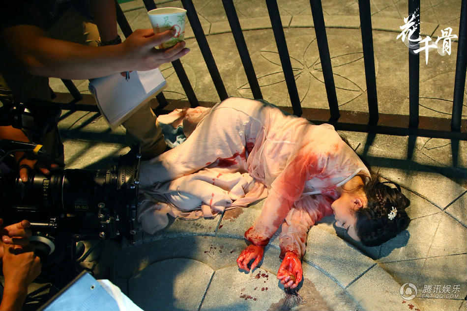 "Nụ hôn máu" xúc động của cặp sao Hoa ngữ - 7