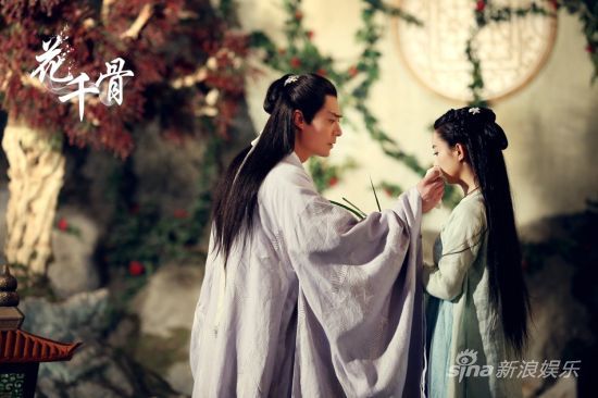 "Nụ hôn máu" xúc động của cặp sao Hoa ngữ - 9