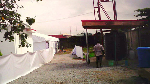 Ác mộng khủng khiếp của nữ sinh thoát "tử thần" Ebola - 1