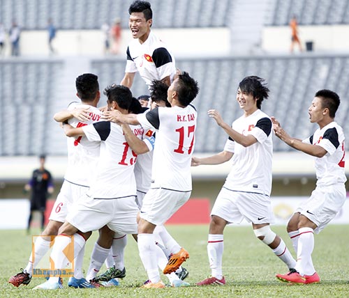 U19 Indonesia sụp đổ sau bàn thắng của Xuân Trường - 3