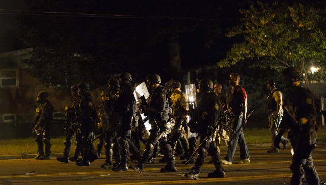 Mỹ: Bùng phát bạo loạn chống cảnh sát - 1
