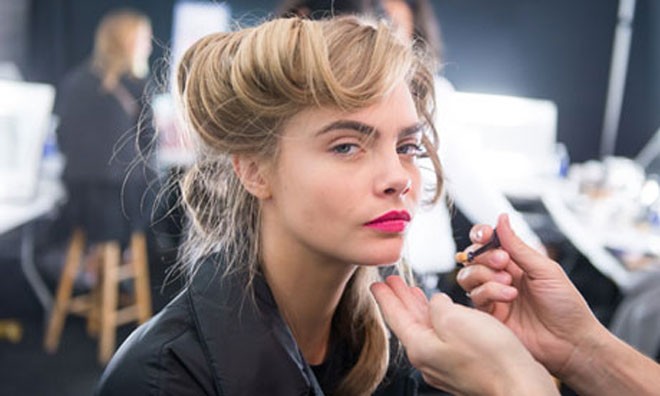 Hậu trường ăn vội, ngủ vạ vật của mẫu quốc tế - 12