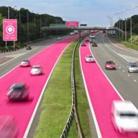 Phi thường - kỳ quặc - Làn xe màu hồng dành riêng cho phụ nữ ở Anh