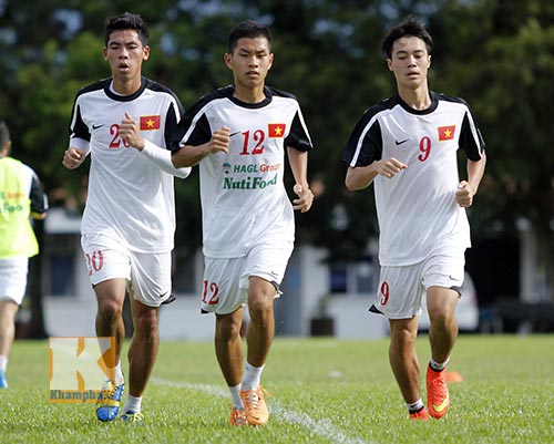 Thay 7 vị trí, ông Giôm lại mạo hiểm với U19 VN - 3