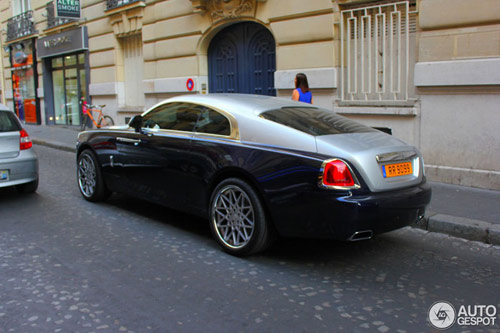 Samuel Eto’o "cưỡi" Rolls-Royce siêu sang dạo phố - 5