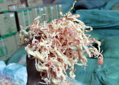 Phát hiện gần 2 tấn mực nghi làm từ cao su - 2