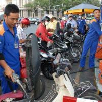 Thị trường - Tiêu dùng - Sếp Petrolimex: Mỗi lít xăng chỉ lãi 63 đồng