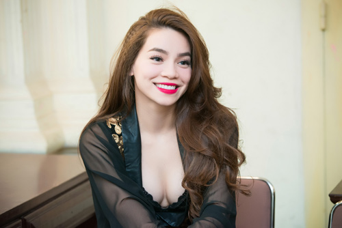 Hồ Ngọc Hà tự tin khoe vòng 1 xinh xắn - 3