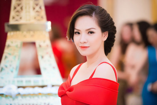 Đan Lê gợi cảm "bắt cặp" với danh thủ Hồng Sơn - 5