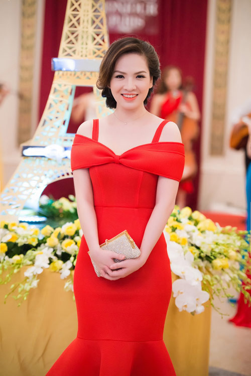 Đan Lê gợi cảm "bắt cặp" với danh thủ Hồng Sơn - 6
