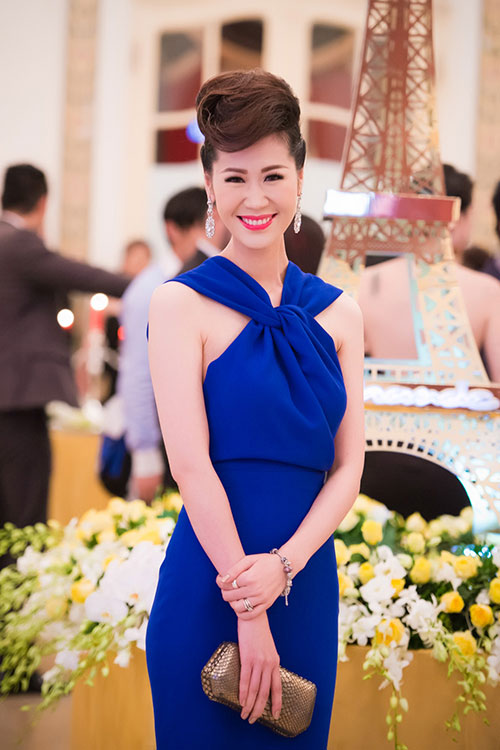 Đan Lê gợi cảm "bắt cặp" với danh thủ Hồng Sơn - 12