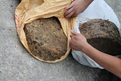 Đột kích kho chế biến dầu mỡ bẩn rán quẩy - 2