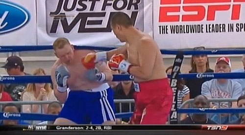 Boxing: Hạ knock-out bằng cú đấm vào...vai - 1